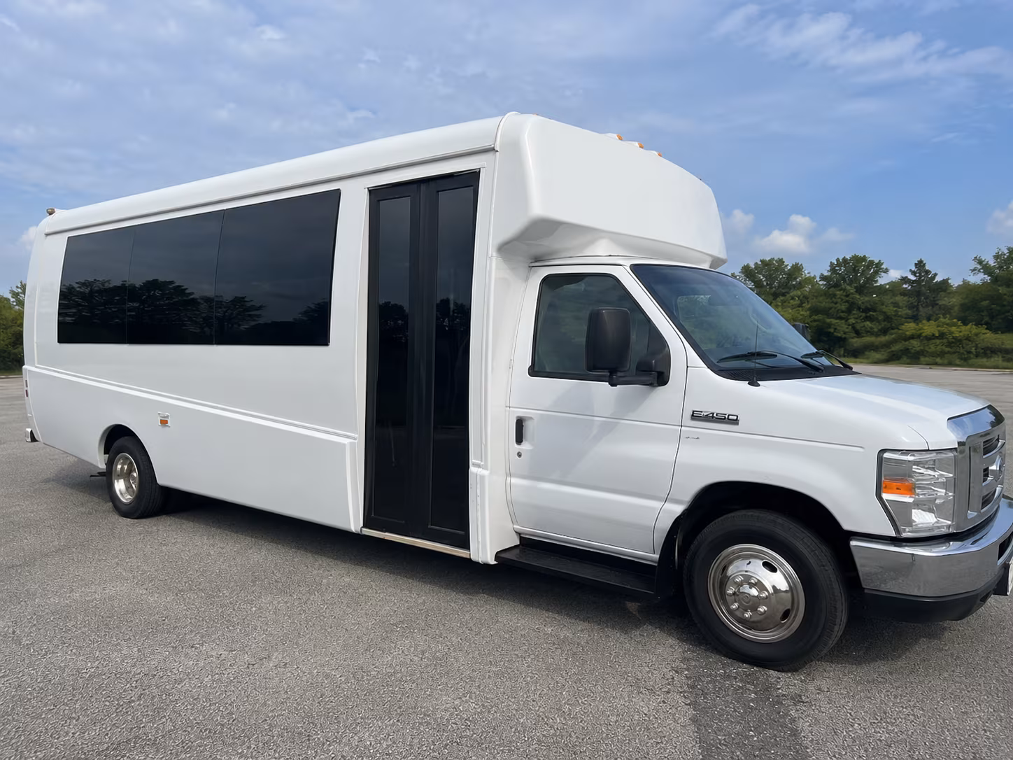sweet 16 and quinceanera party buses in orange and orange county